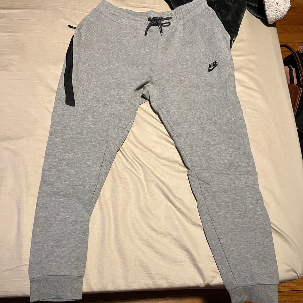 Nike Sweatpants Tech Fleece Grey/Black Size L. lightly used.